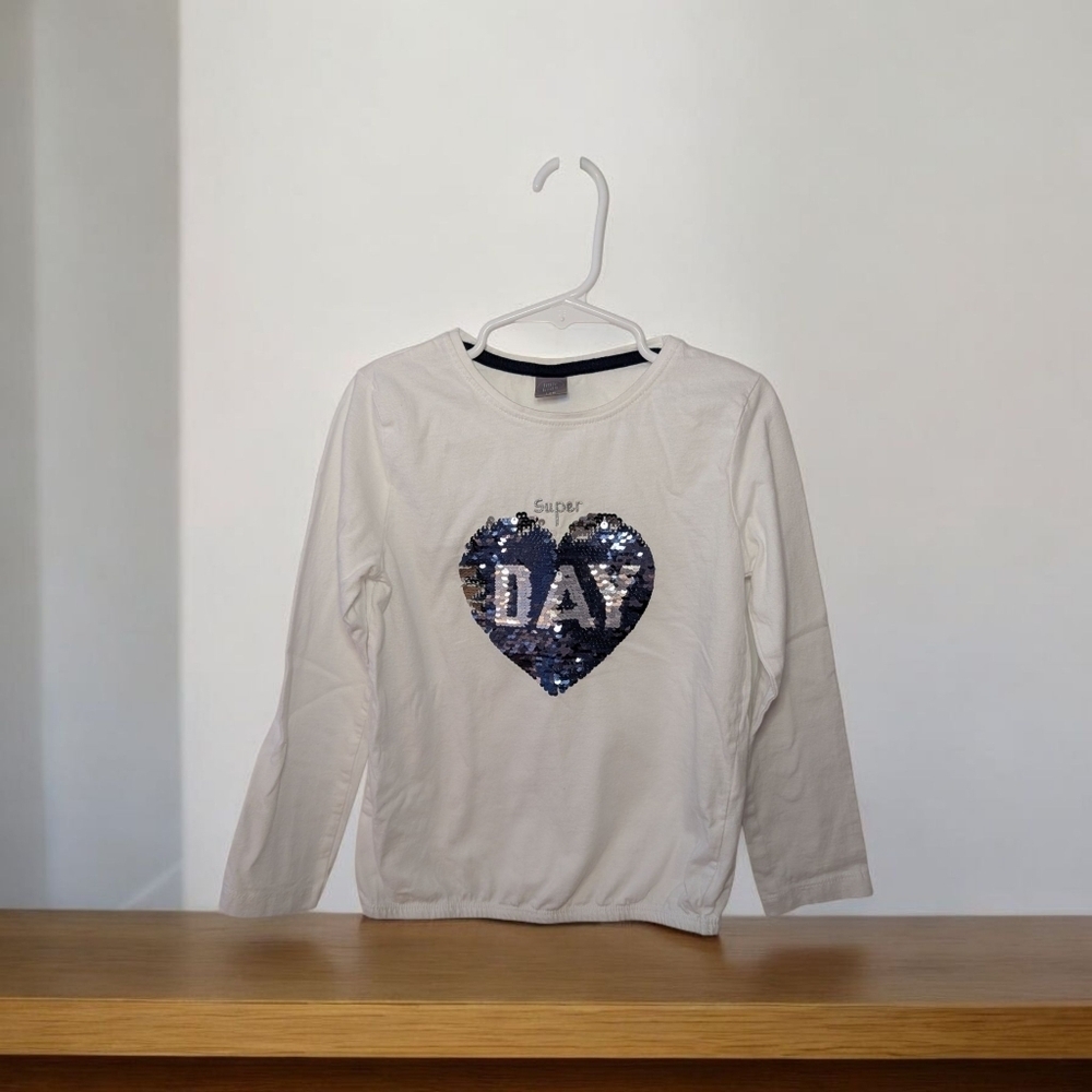 Little Kids Girls White Long Sleeve Shirt with Sequin Heart Design Size 6-7